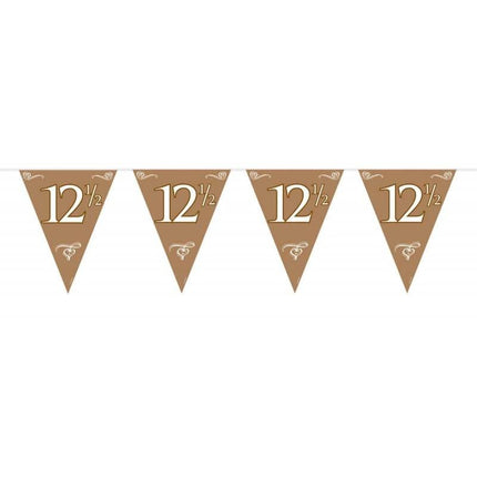 Feestbazaar Bronzen vlaggenlijn 12,5 jaar huwelijk