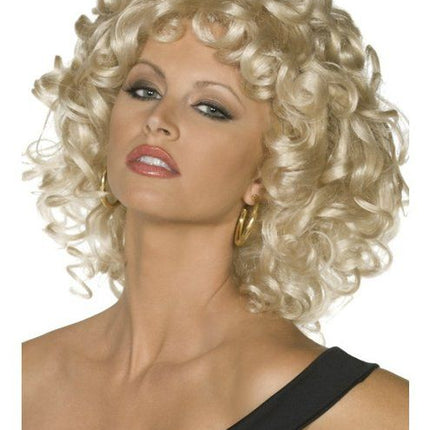 Feestbazaar Sandy laatste scene pruik blond