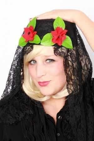 Feestbazaar Spaanse hoed met kant + bloem