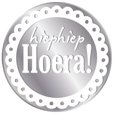 Feestbazaar Stickers Rond Zilver 'Hiep hiep hoera'