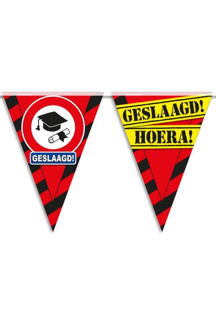 Feestbazaar Vlaggenlijn hoera geslaagd